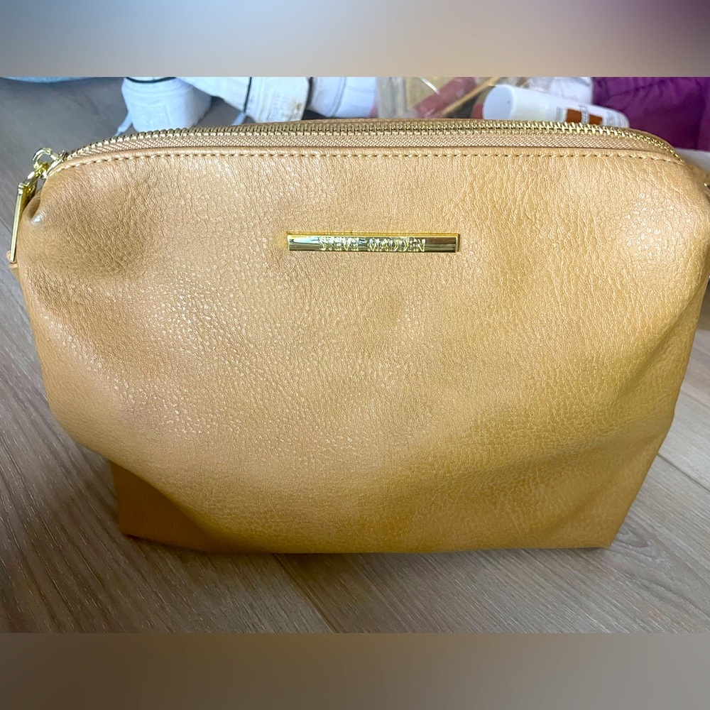 Steve Madden zip‎ up makeup bag tan